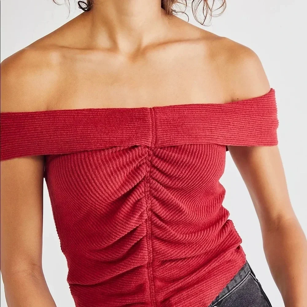 🎉🎉HOST PICK🎉🎉 FREE PEOPLE This Cutie Ruched Top in Stolen Kiss, Med, NWT